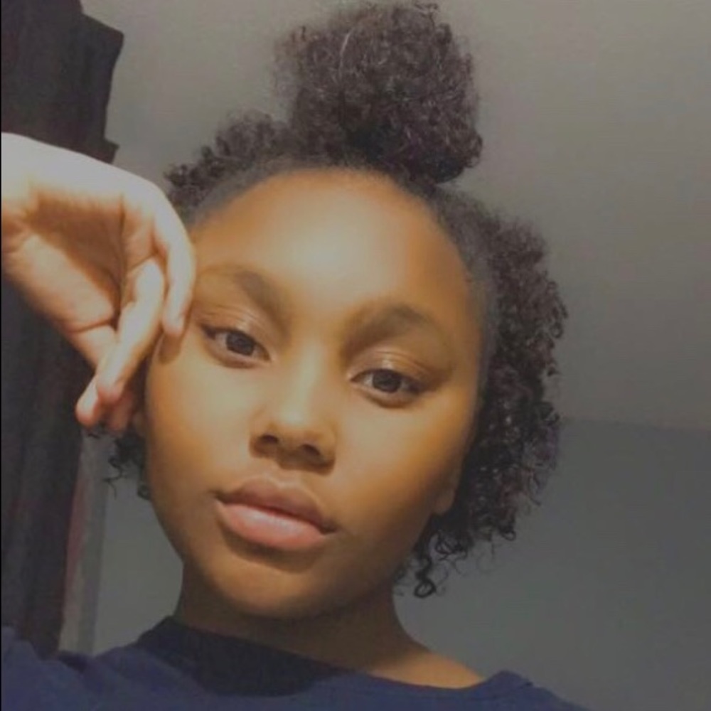 Meet your Posher, Aya
